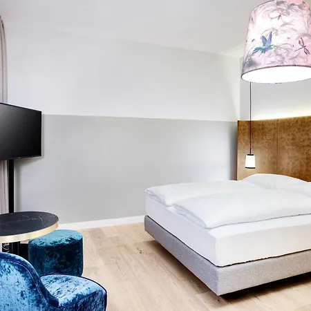 Breinoessl Hotel 3*